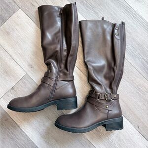 Dream Pairs Brown Leather Chunk Heel Boots, size 8.5